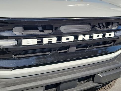 New 2026 Ford Bronco Outer Banks w/ Sasquatch Package AWD/4WD image 11