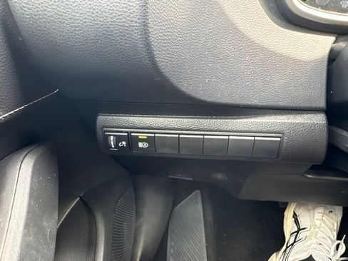 Used 2025 Toyota Corolla SE FWD image 15