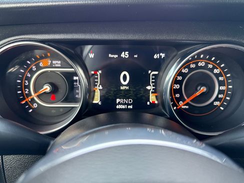 Used 2020 Jeep Wrangler Unlimited Sahara AWD/4WD image 32