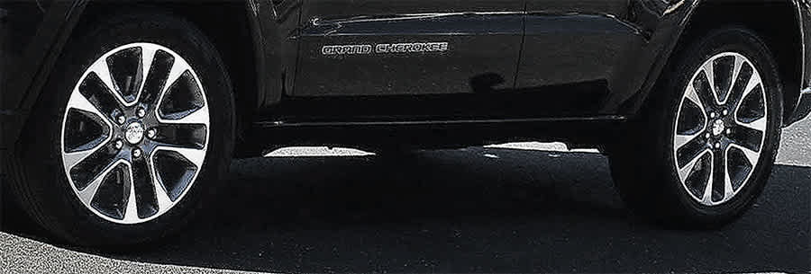Used 2018 Jeep Grand Cherokee Overland AWD/4WD image 30