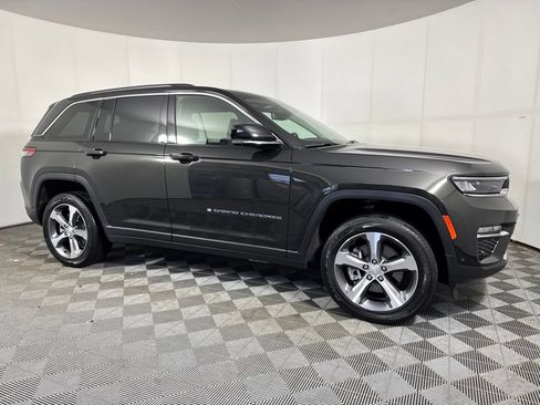 Used 2024 Jeep Grand Cherokee Limited 4xe w/ Luxury Tech Group II AWD/4WD image 9