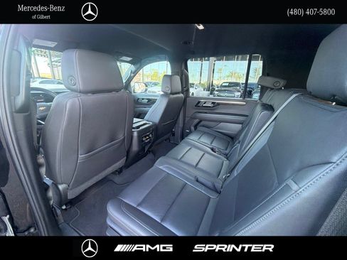 Used 2025 Chevrolet Suburban LT w/ Comfort Package RWD image 19