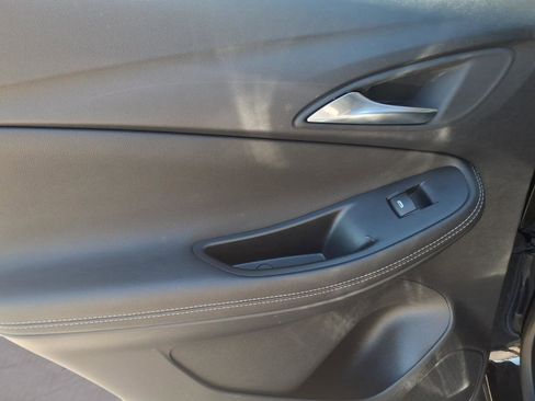 Used 2025 Buick Encore GX Preferred FWD image 11