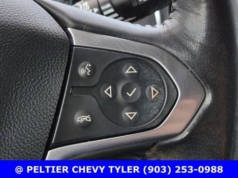 Used 2021 Chevrolet Traverse LT FWD image 20