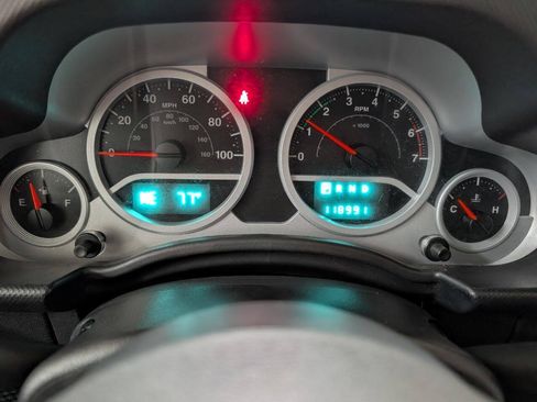 Used 2009 Jeep Wrangler Sahara w/ Dual Top Group AWD/4WD image 9