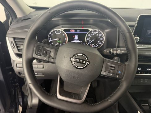 Used 2026 Nissan Rogue Dark Armor FWD image 19