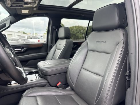Used 2025 GMC Yukon XL Denali w/ Sun & Power Step Package AWD/4WD image 8