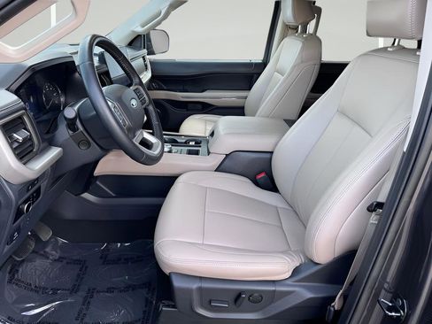 Used 2024 Ford Expedition Max XLT RWD image 9