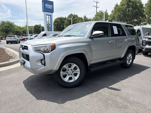 Used 2024 Toyota 4Runner SR5 Premium w/ Moonroof Package RWD image 3