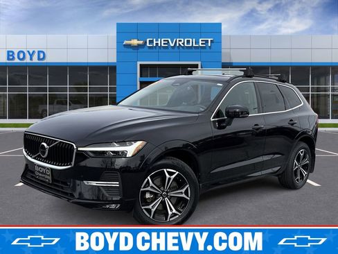 Used 2022 Volvo XC60 B5 Momentum w/ Climate Package image 1
