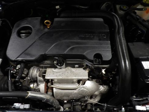 Used 2020 Chevrolet Malibu LT FWD image 19