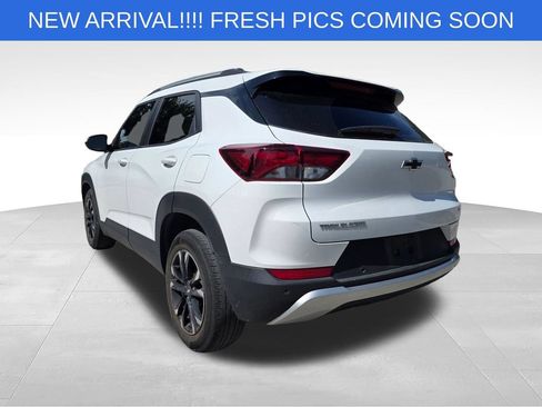 Used 2022 Chevrolet TrailBlazer LT w/ Convenience Package FWD image 6