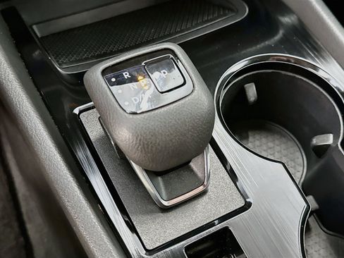 Used 2023 Nissan Rogue S AWD/4WD image 24