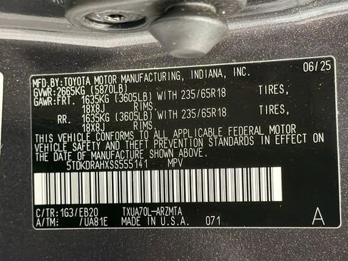 Certified 2025 Toyota Highlander XLE FWD image 25