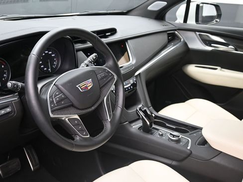 New 2025 Cadillac XT5 Sportv w/ Technology Package image 10