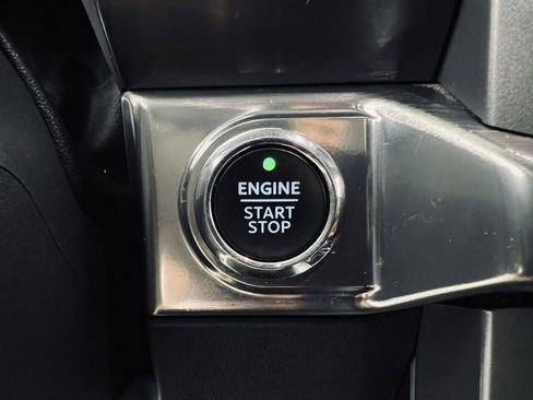 Used 2021 Ford F150 Lariat w/ Max Trailer Tow Package image 30