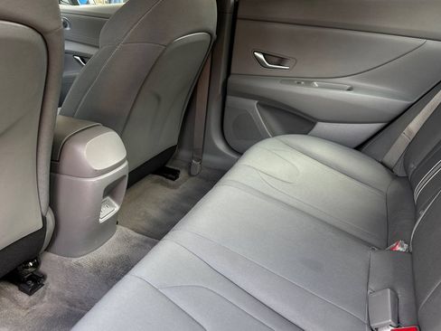 Used 2024 Hyundai Elantra Blue FWD image 12
