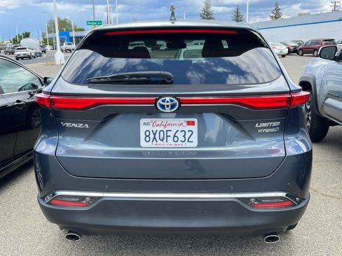 Used 2021 Toyota Venza Limited AWD/4WD image 5