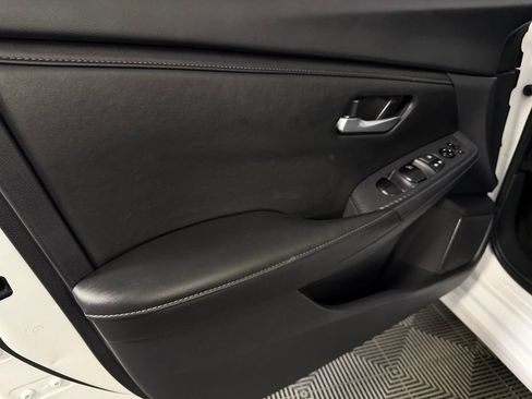 Used 2025 Nissan Sentra SV FWD image 24
