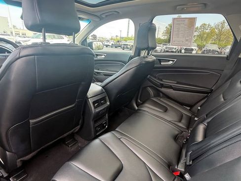 Used 2021 Ford Edge Titanium w/ Equipment Group 301A AWD/4WD image 19