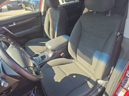 Used 2015 Kia Sorento LX FWD image 14