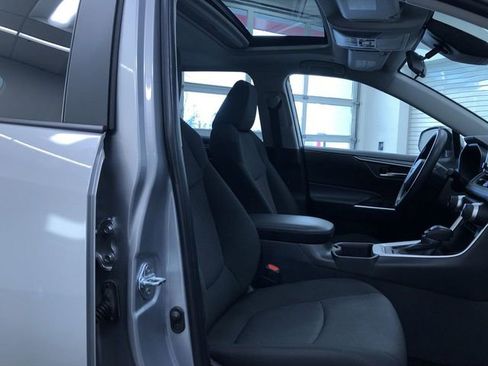 Used 2025 Toyota RAV4 XLE w/ Convenience Package image 22