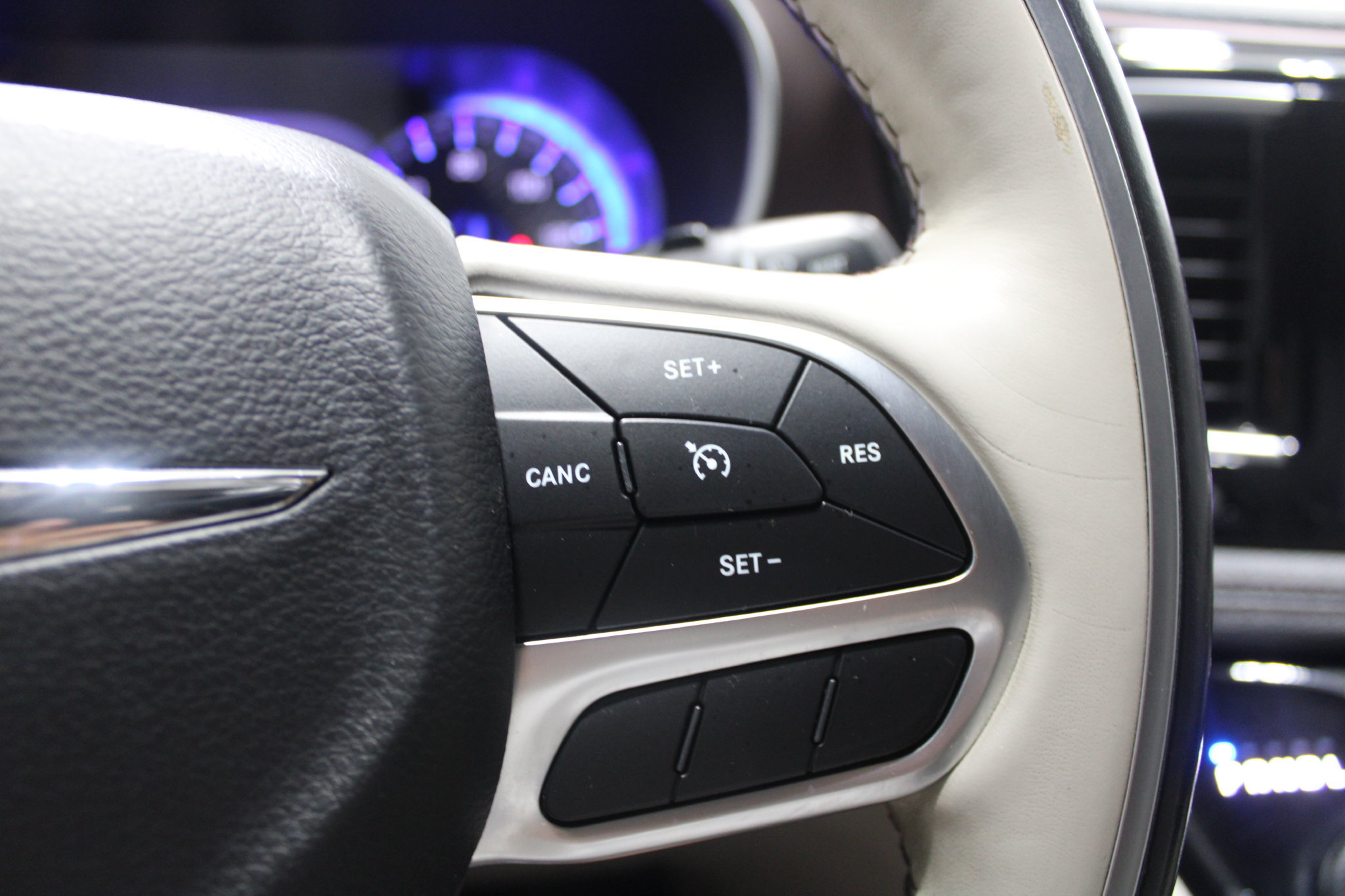 Used 2019 Chrysler Pacifica Limited FWD image 31