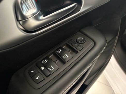 Used 2026 Chrysler Pacifica Limited w/ S Appearance Package image 29