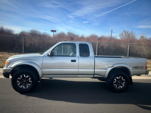 Used 2002 Toyota Tacoma 4x4 Xtracab V6 image 2