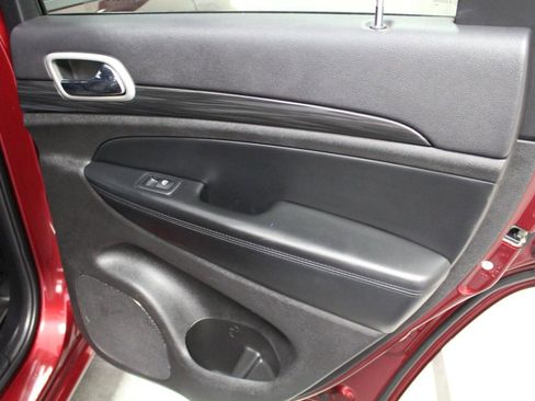 Used 2021 Jeep Grand Cherokee Laredo X image 28