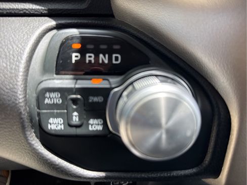 Used 2019 RAM 1500 Laramie AWD/4WD image 35