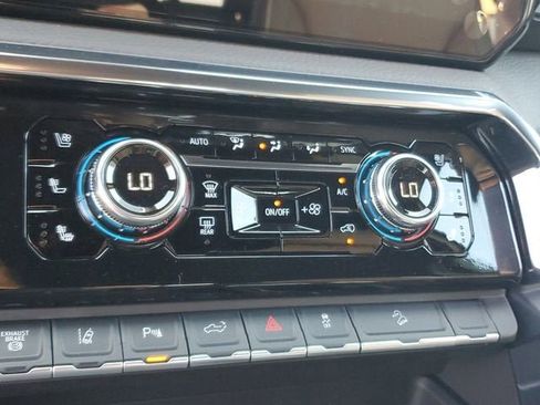 New 2026 GMC Sierra 2500 Denali w/ Denali Reserve Package image 24