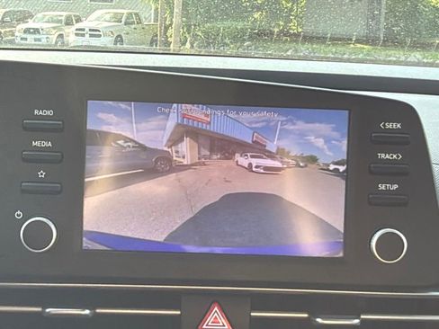 Used 2023 Hyundai Elantra SEL w/ Preferred Accessory Package FWD image 30