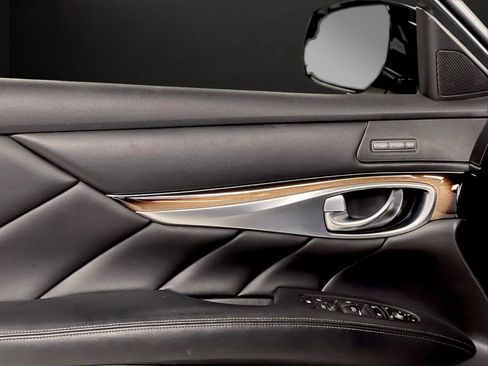 Used 2017 INFINITI Q70 L 3.7 w/ Deluxe Touring Package image 38