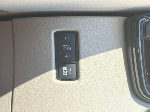 Used 2019 Nissan Rogue Sport SL FWD image 31