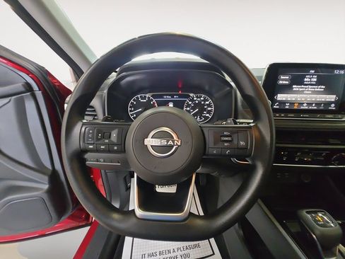 Used 2024 Nissan Rogue S AWD/4WD image 13
