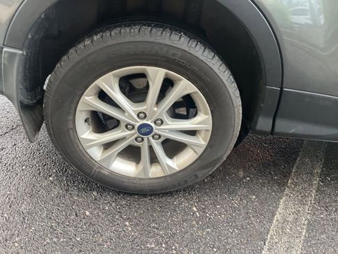 Used 2017 Ford Escape SE AWD/4WD image 7