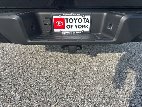 Used 2024 Nissan Frontier SV w/ Tow Package AWD/4WD image 5