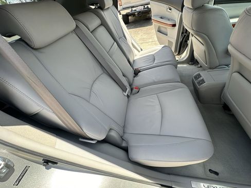 Used 2005 Lexus RX 330 w/ Premium Pkg FWD image 50