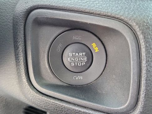 Used 2024 Jeep Wrangler Sport S image 30