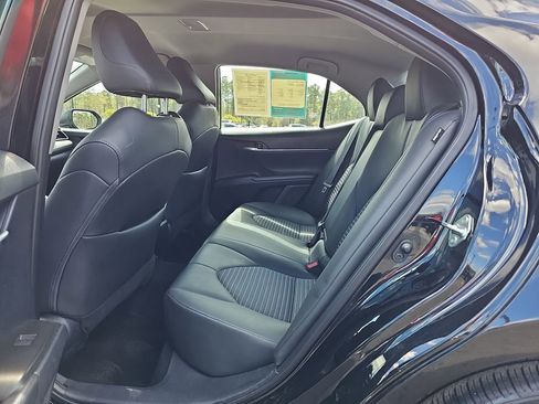 Used 2024 Toyota Camry SE image 18