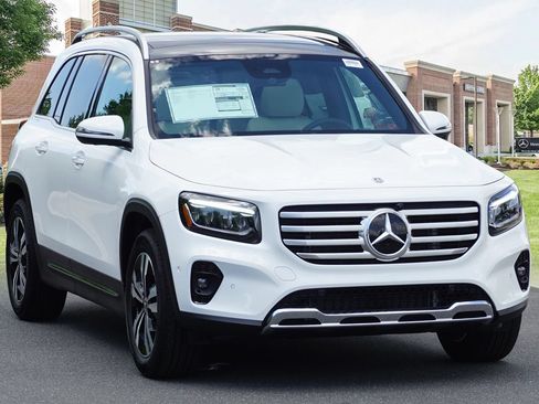 Certified 2025 Mercedes-Benz GLB 250 image 3