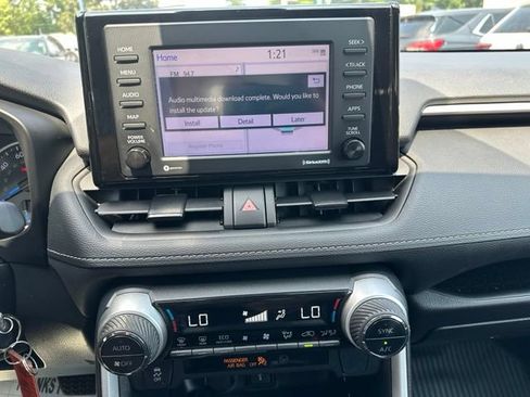 Used 2022 Toyota RAV4 LE AWD/4WD image 24