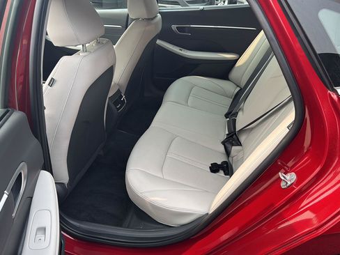 Used 2025 Hyundai Sonata Limited FWD image 17
