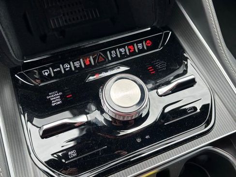 New 2026 Jeep Grand Wagoneer L Summit AWD/4WD image 27