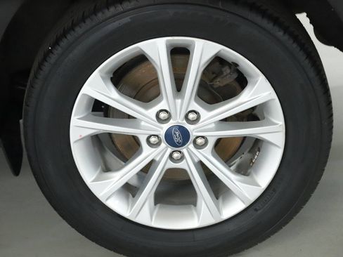 Used 2019 Ford Escape SE FWD image 38