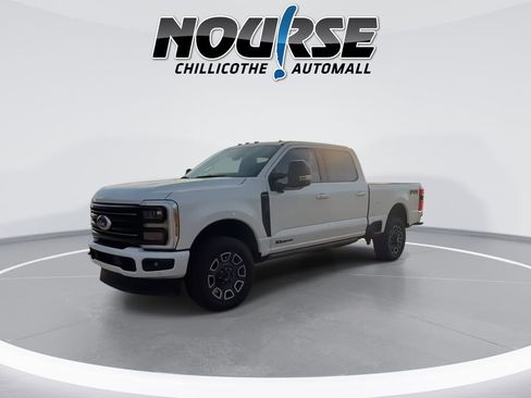 New 2026 Ford F250 Platinum w/ FX4 Off-Road Package image 4
