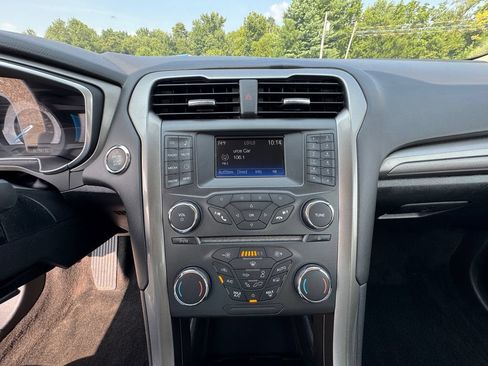 Used 2018 Ford Fusion S FWD image 26