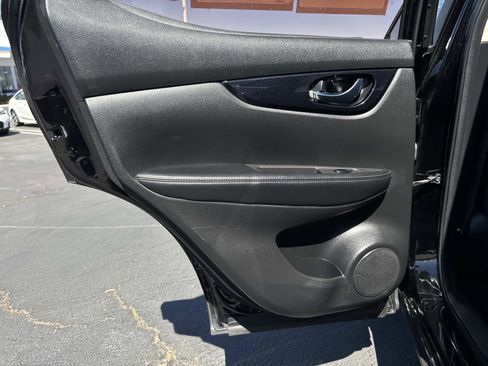 Used 2017 Nissan Rogue Sport SV image 24