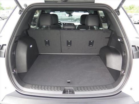 Used 2025 Chevrolet Equinox LT w/ Convenience Package II FWD image 17